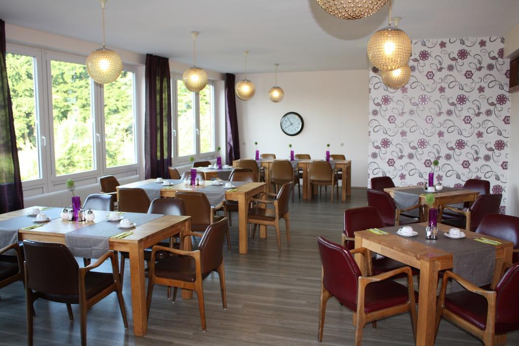 Hotel Am Siebenpfennigsknapp 뤼넨 외부 사진