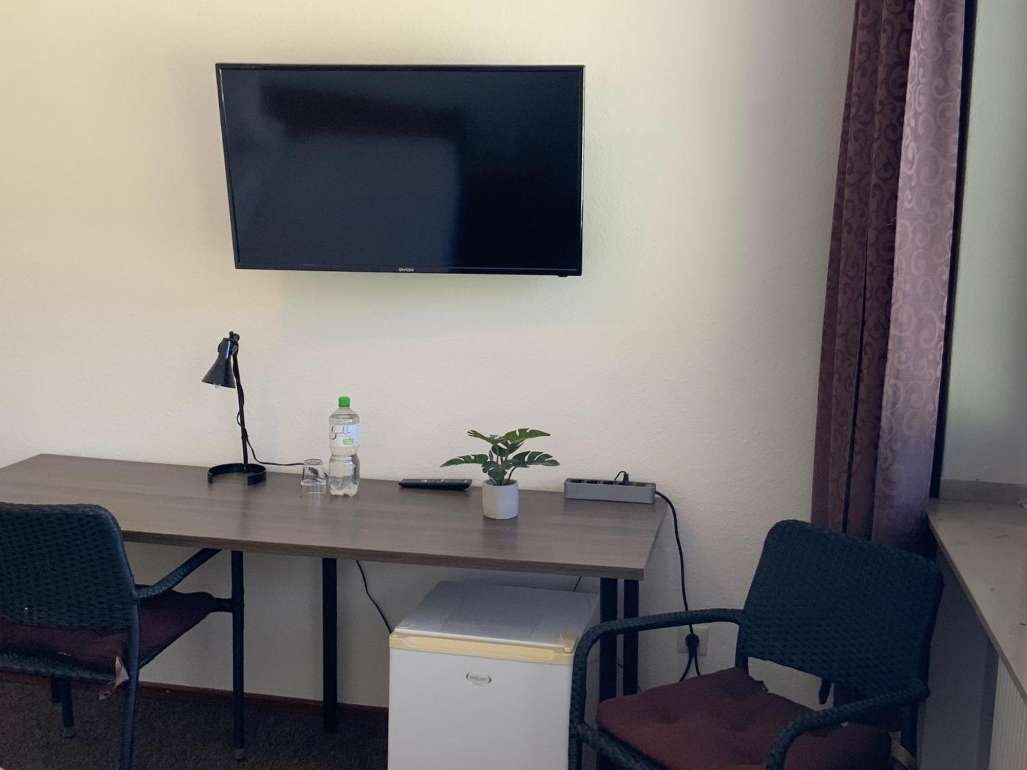 Hotel Am Siebenpfennigsknapp 뤼넨 외부 사진