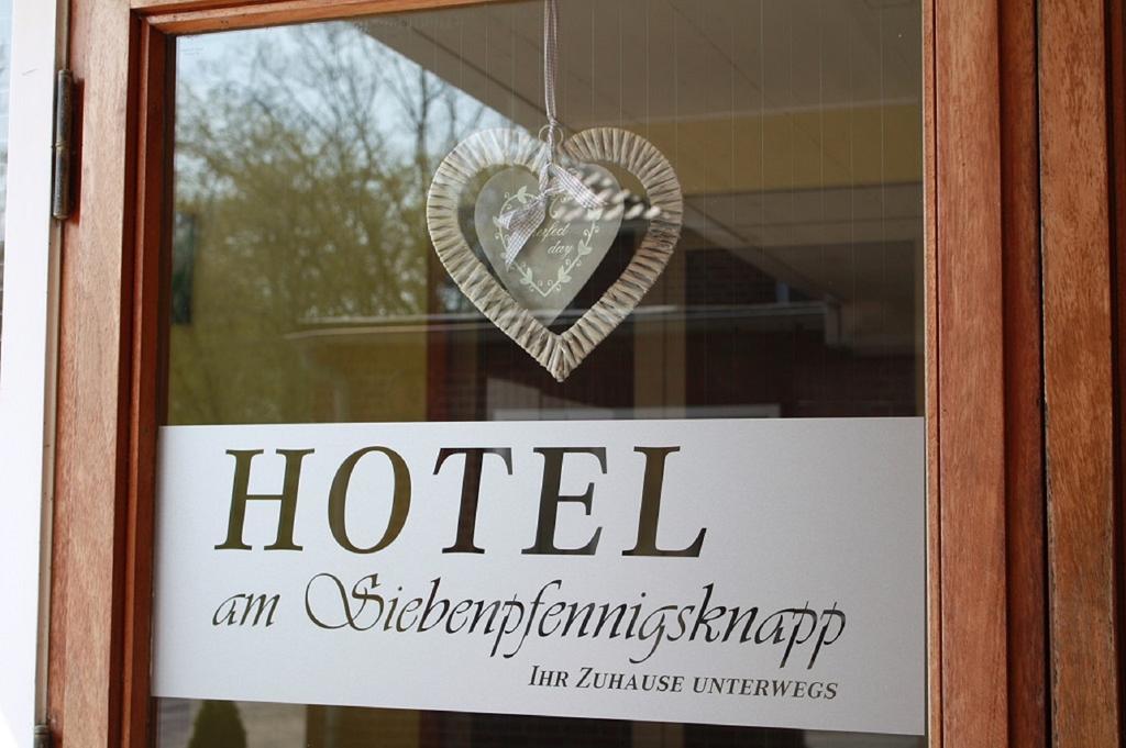 Hotel Am Siebenpfennigsknapp 뤼넨 외부 사진