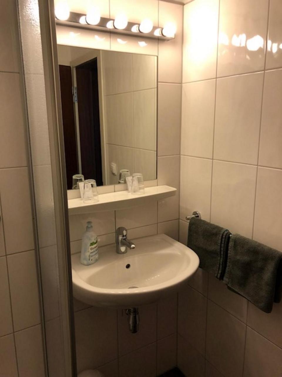 Hotel Am Siebenpfennigsknapp 뤼넨 외부 사진